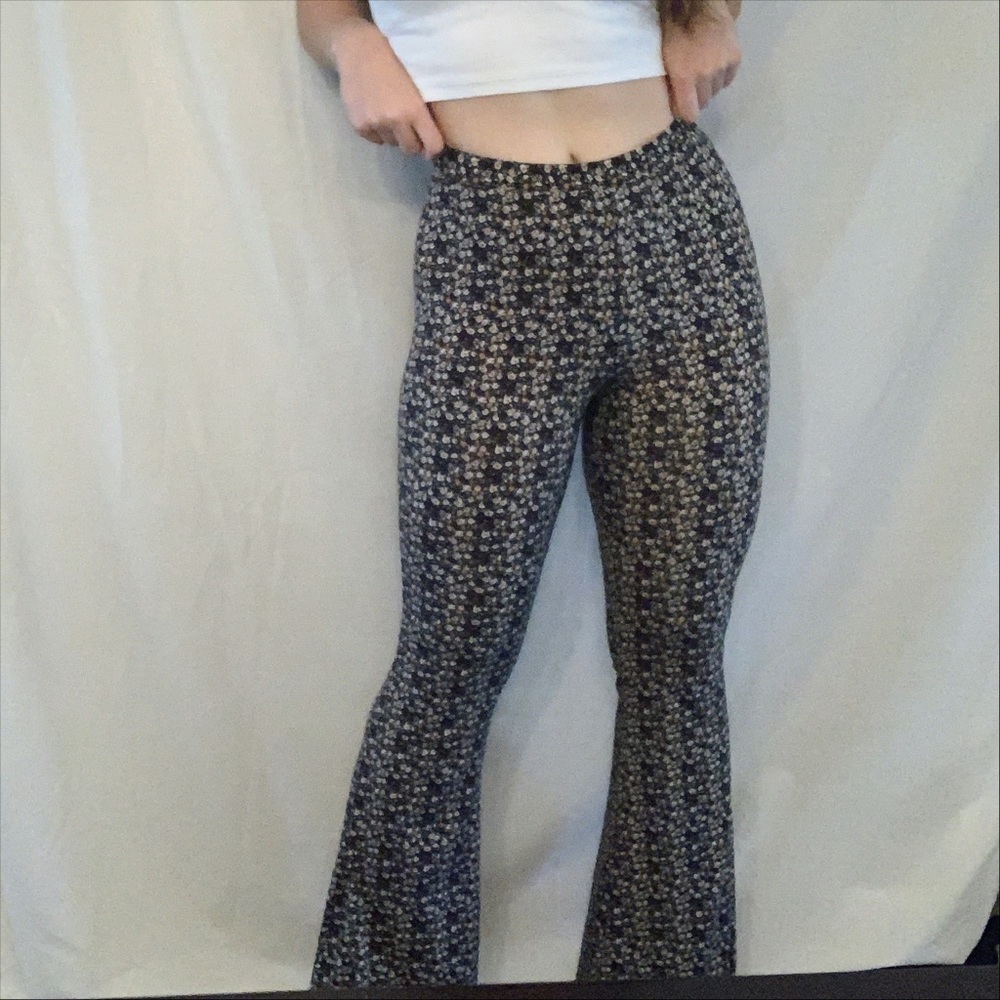 Size M floral flared leggings